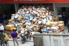 中国发美国集装箱爆仓 中