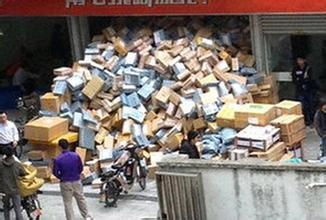 中国发美国集装箱爆仓 中国输美集装箱1个最高涨价1500美元