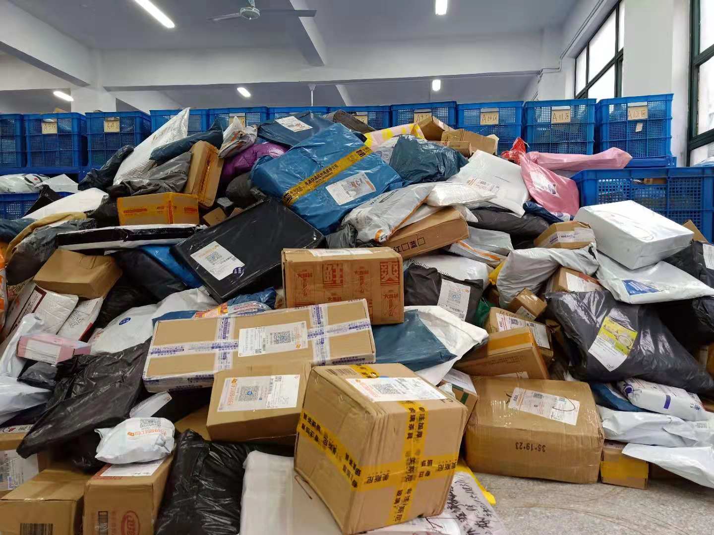 突发！超13万人爆仓！