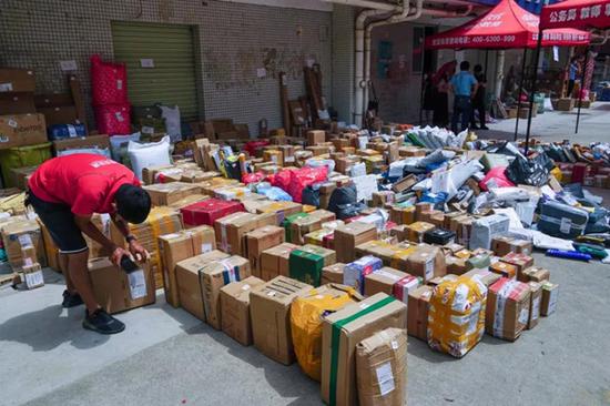 虚拟货币集体大涨超13万人爆仓