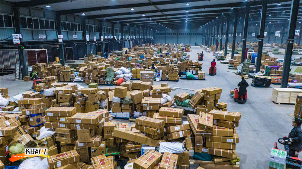 加密货币超43万人爆仓比特币一个月内蒸发约600亿美元市值